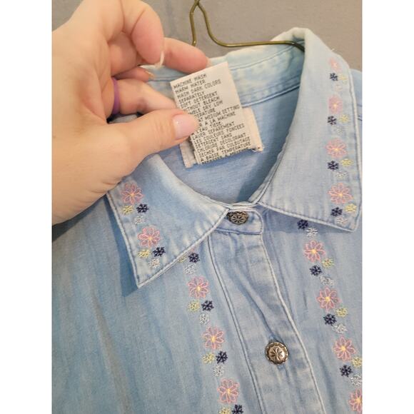 VTG Northern Reflections Chambray Shirt M Blue Embroidered Denim GUC - Picture 11 of 11